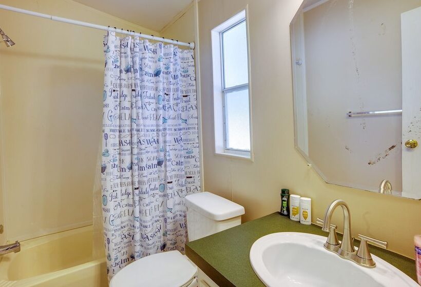 Secluded Rural Home In Normangee!