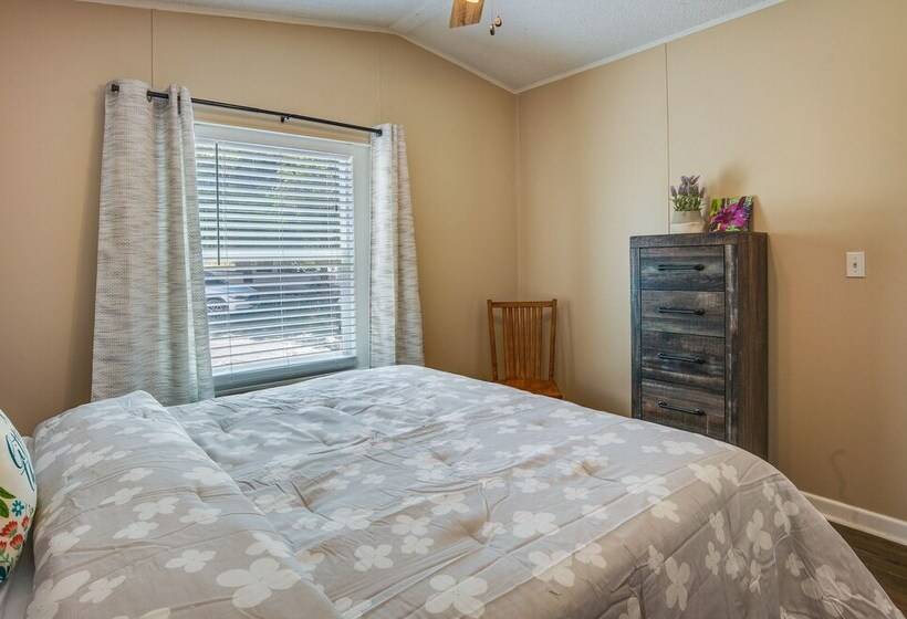 Secluded Rural Home In Normangee!