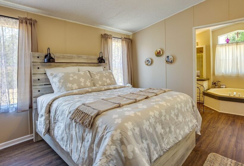 Secluded Rural Home In Normangee!