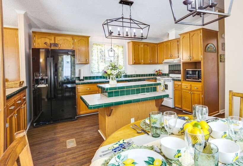 Secluded Rural Home In Normangee!