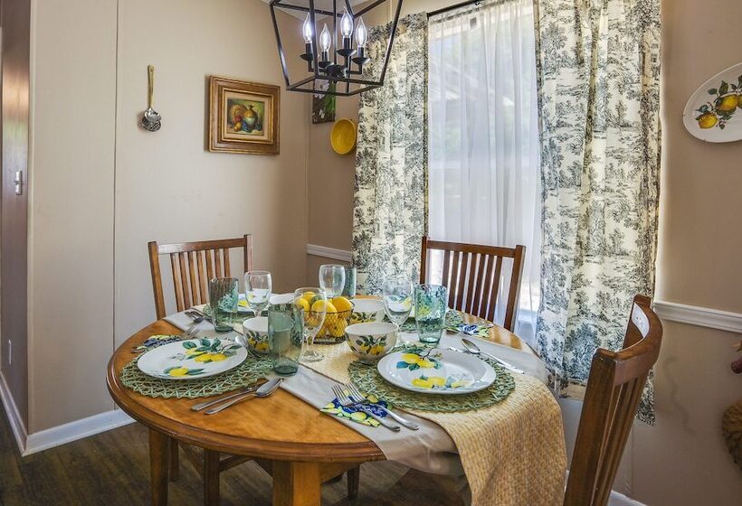 Secluded Rural Home In Normangee!