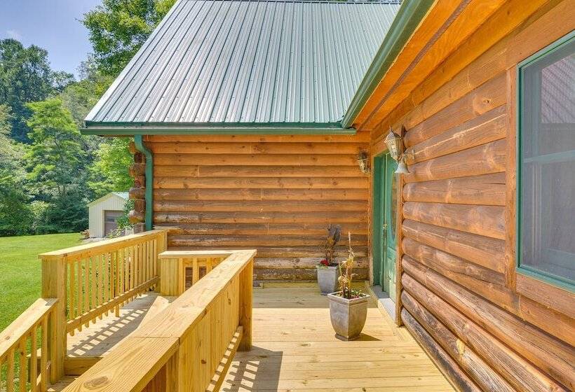Serene Valley Bend Cabin Rental: 7 Private Acres!