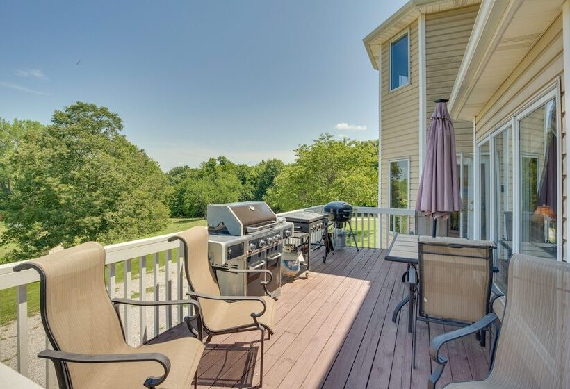 Country Living W/ Spacious Yard: Sibley Home!