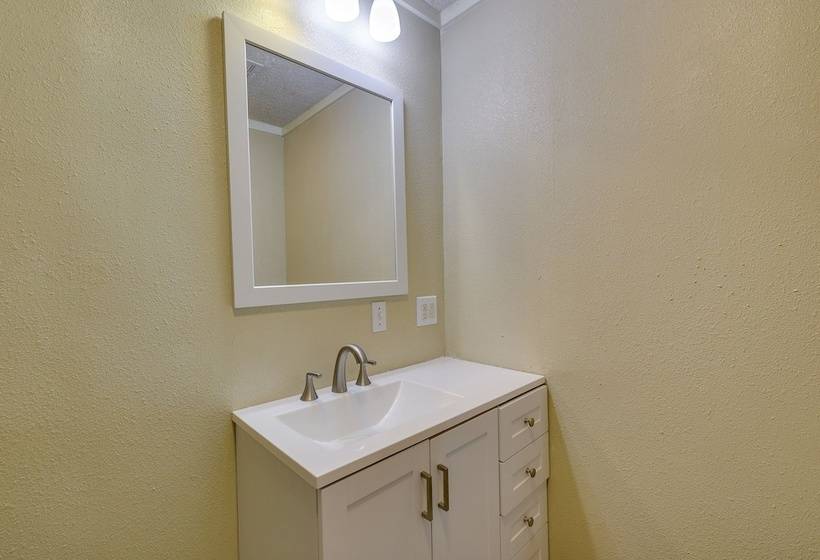 Southwest City Home W/ Fire Pit: 9 Mi To Grove!