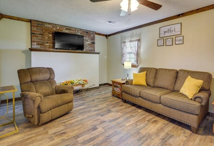 Southwest City Home W/ Fire Pit: 9 Mi To Grove!