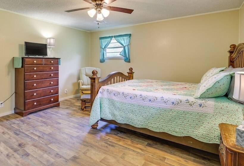 Southwest City Home W/ Fire Pit: 9 Mi To Grove!