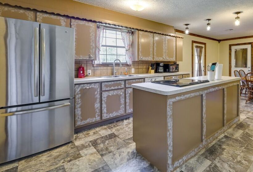 Southwest City Home W/ Fire Pit: 9 Mi To Grove!