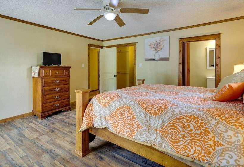 Southwest City Home W/ Fire Pit: 9 Mi To Grove!