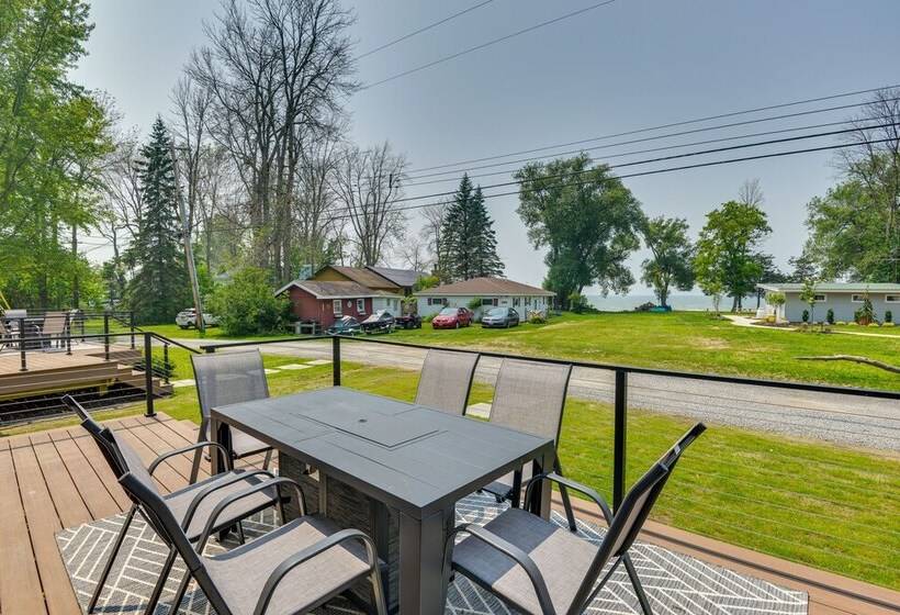 Spacious Lake Ontario Getaway: Steps To Beach!