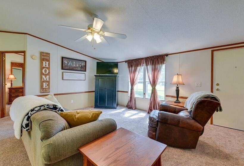 Sunny Florida Escape W/ Screened In Patio & Grill!