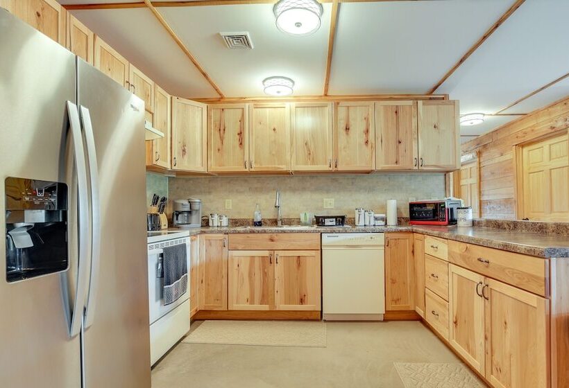 Toivola Home W/ Fire Pit: 8 Mi To Lake Superior!