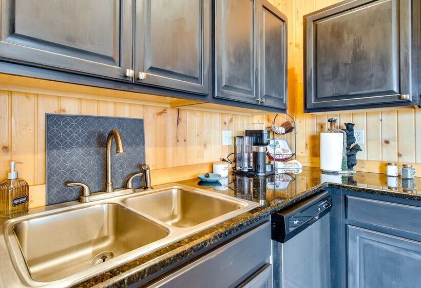 Tranquil La Prairie Retreat W/ Patio & Fireplace!