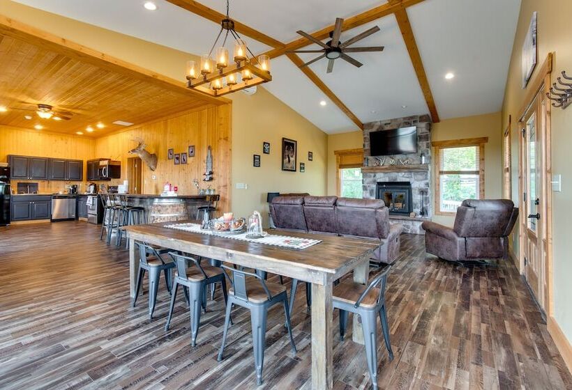 Tranquil La Prairie Retreat W/ Patio & Fireplace!