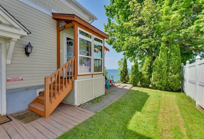 Turtle Cove Bay Beach House ~ 13 Mi To Buffalo!