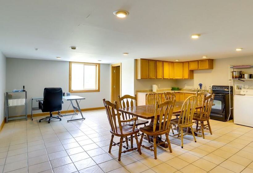 Wfh Friendly Lawrence Escape W/ Lake Access