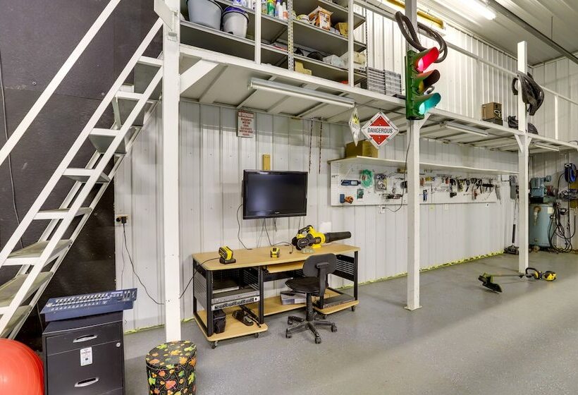 Wfh Friendly Lawrence Escape W/ Lake Access