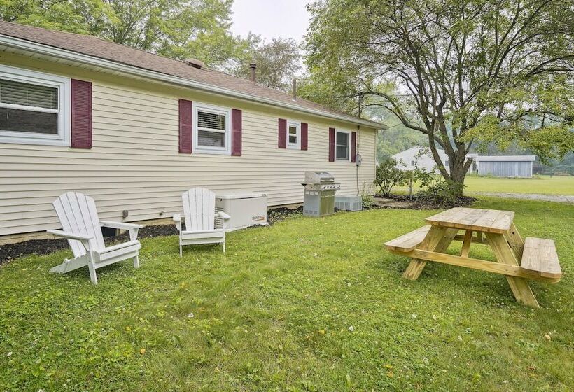 Utica Vacation Home ~ 12 Mi To Denison University!