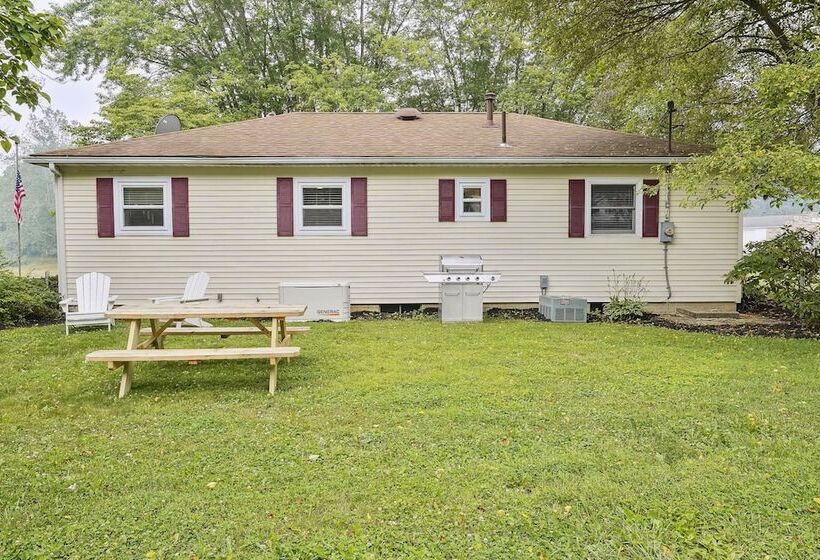 Utica Vacation Home ~ 12 Mi To Denison University!