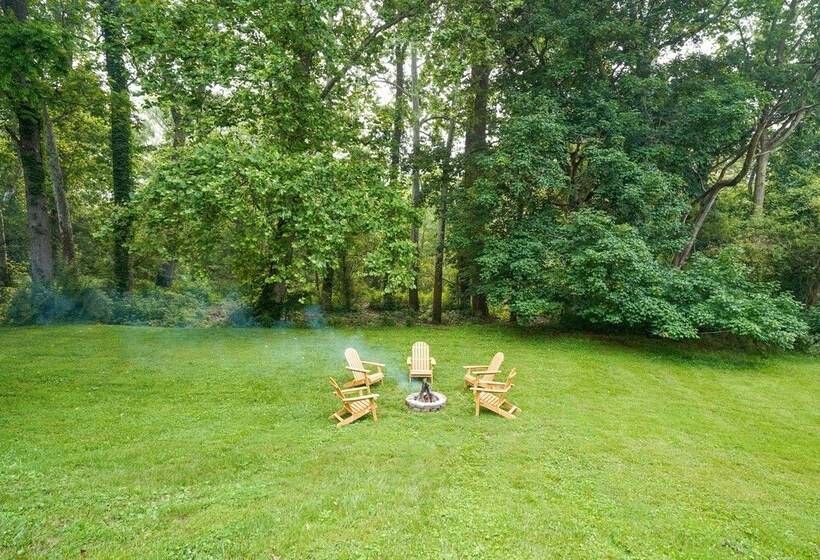 Utica Vacation Home ~ 12 Mi To Denison University!