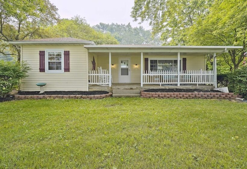 Utica Vacation Home ~ 12 Mi To Denison University!