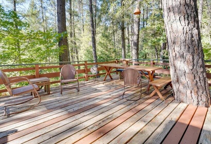 Deck + Al Fresco Dining: Washington Cabin Escape!