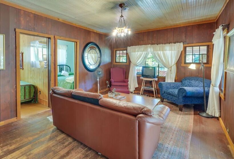 Deck + Al Fresco Dining: Washington Cabin Escape!