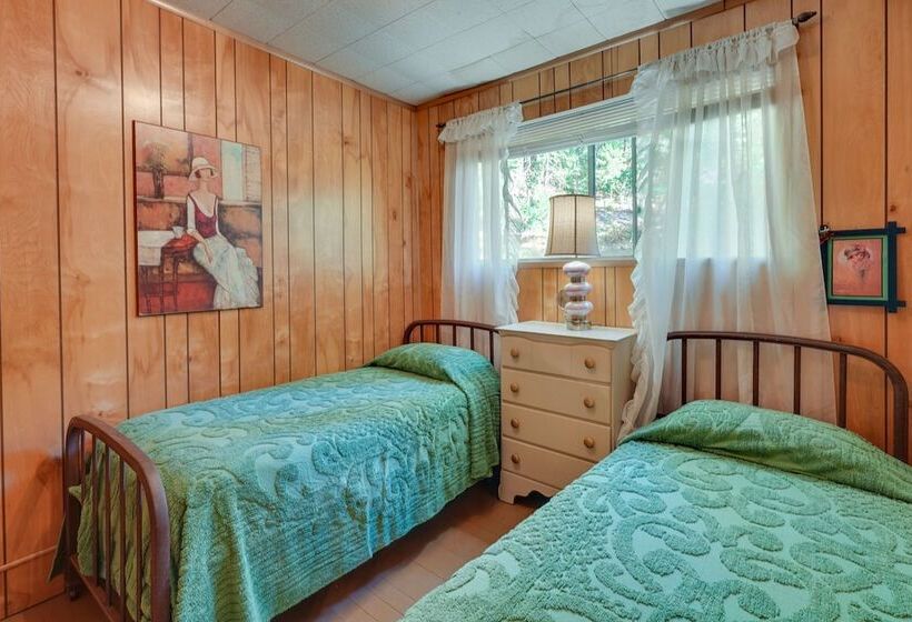 Deck + Al Fresco Dining: Washington Cabin Escape!