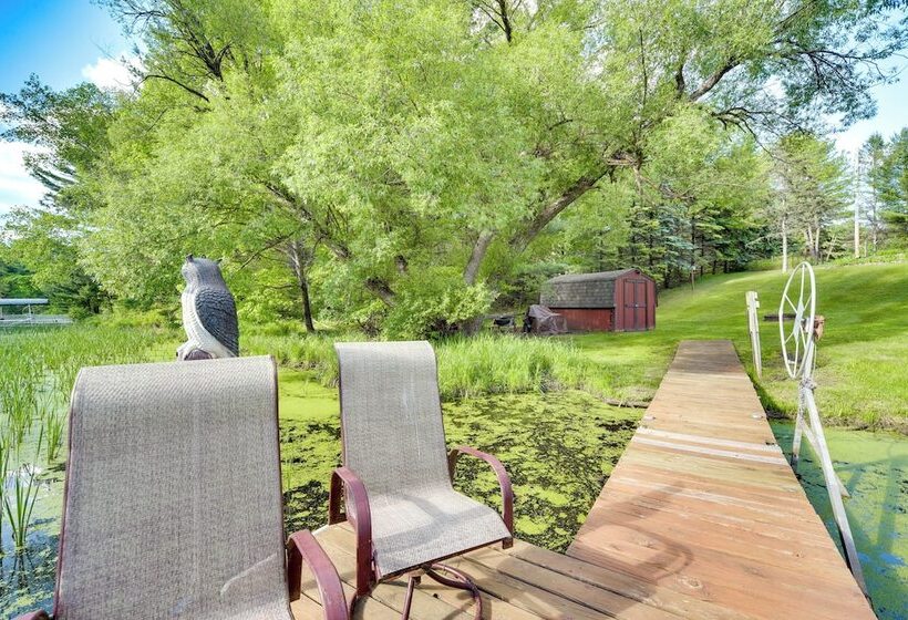 Grill & Fire Pit: Waterfront Cameron Retreat!