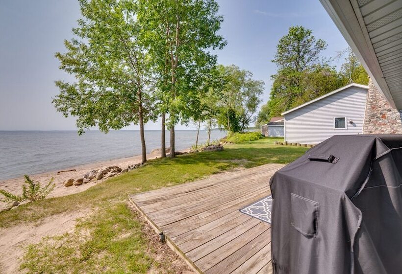 Waterfront Lake Michigan Retreat W/ Beach!