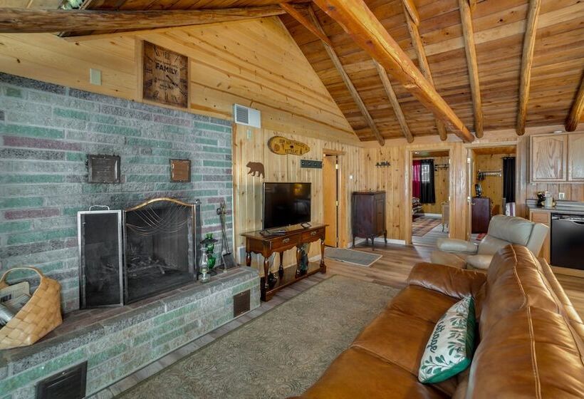 Waterfront Lake Michigan Retreat W/ Beach!