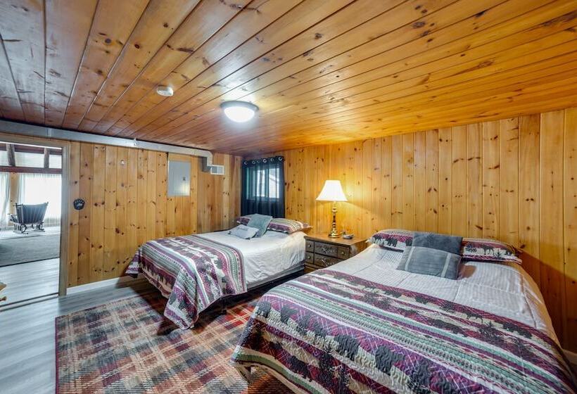 Waterfront Lake Michigan Retreat W/ Beach!