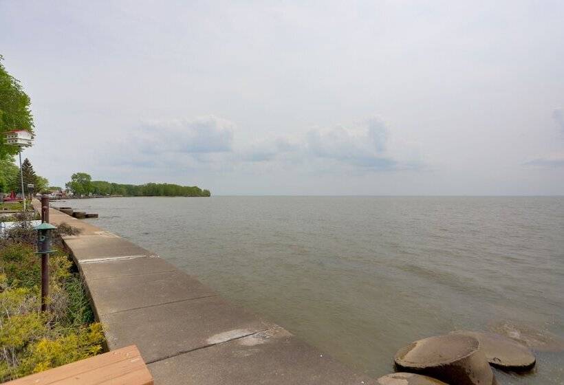 Waterfront Luna Pier Home 14 Mi To Downtown Toledo