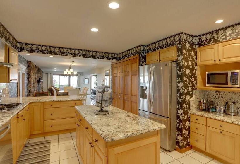 Waterfront Luna Pier Home 14 Mi To Downtown Toledo