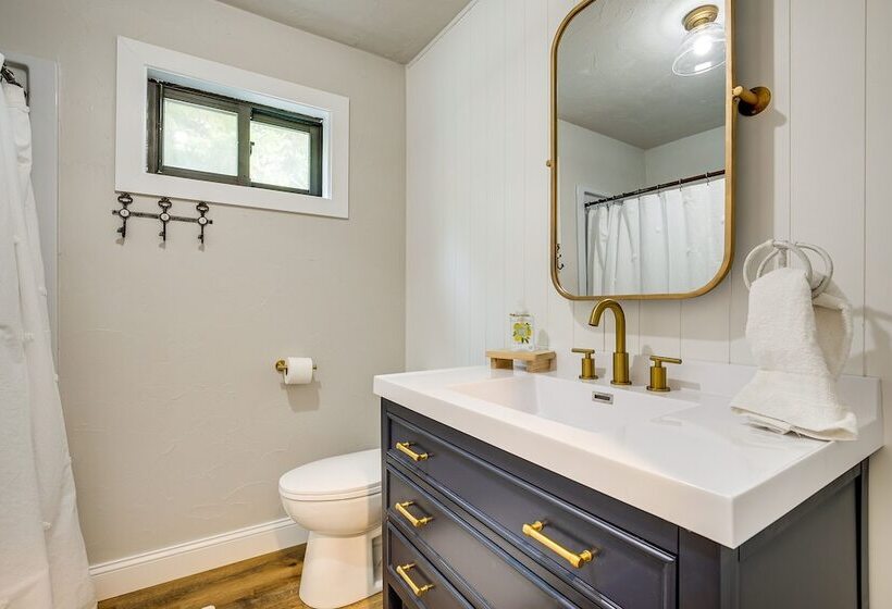 Waterfront Pelican Lake Cottage W/ Lake Access!