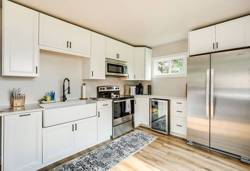 Waterfront Pelican Lake Cottage W/ Lake Access!