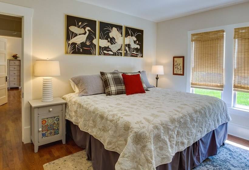 White Springs Gem W/ Patio & Screened Porch!