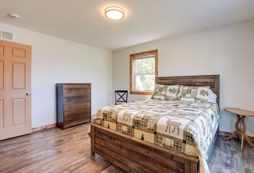 Wooded Hancock Home Near Ski & Snowmobile Trails!