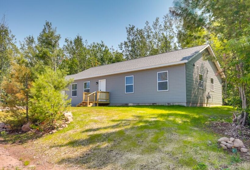 Wooded Hancock Home Near Ski & Snowmobile Trails!