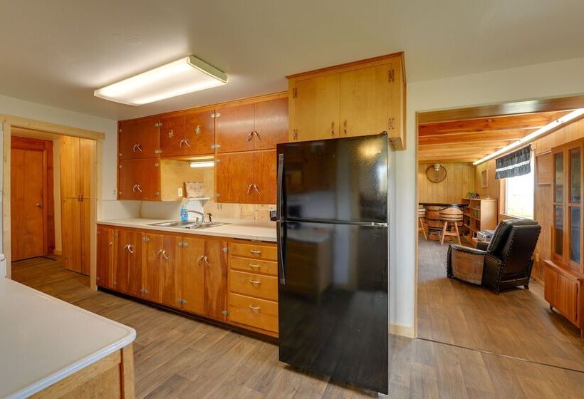 Wyoming Horse Property Near Outdoor Recreation!