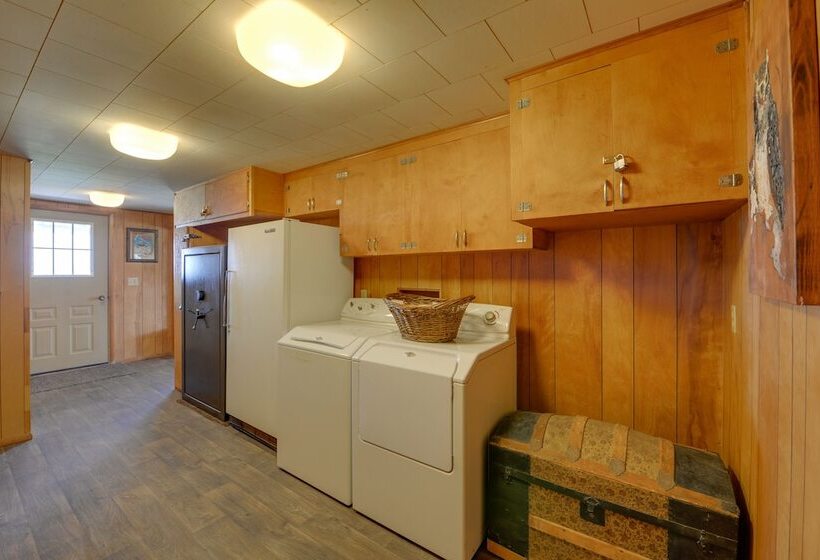 Wyoming Horse Property Near Outdoor Recreation!