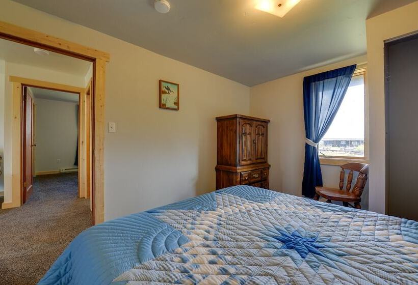 Wyoming Horse Property Near Outdoor Recreation!