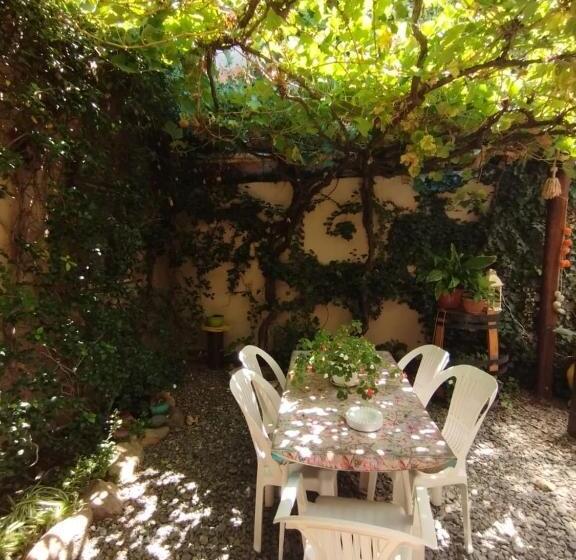 هاستل La Morada Hostal