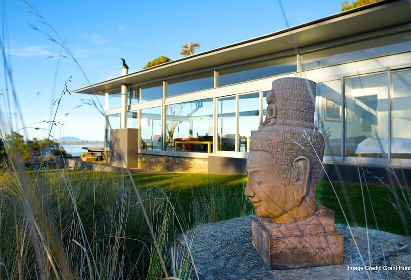 Avalon Coastal Retreat