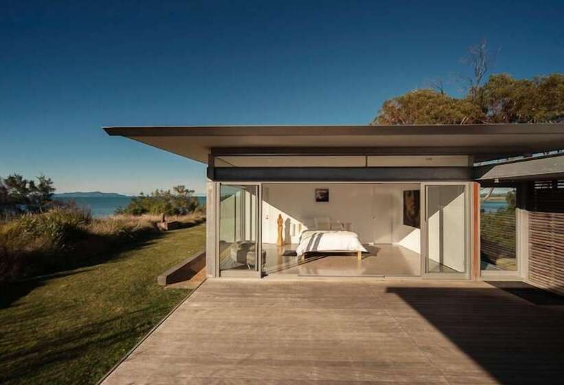 Avalon Coastal Retreat