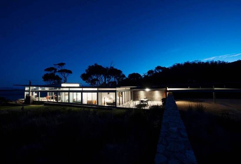 Avalon Coastal Retreat