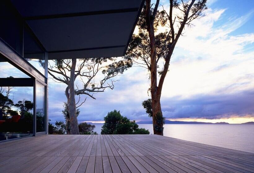 Avalon Coastal Retreat