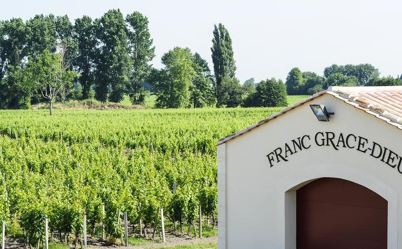 تختخواب و صبحانه Château Franc Grâcedieu