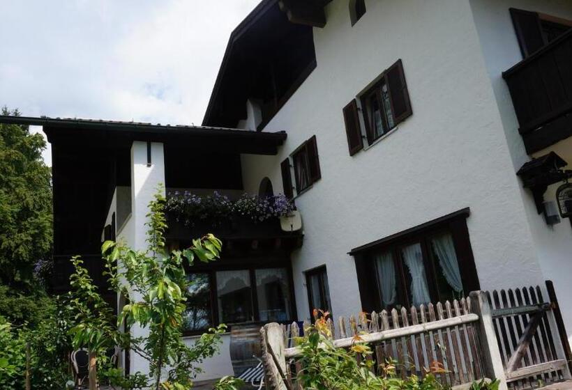 تختخواب و صبحانه Gästehaus Brigitte