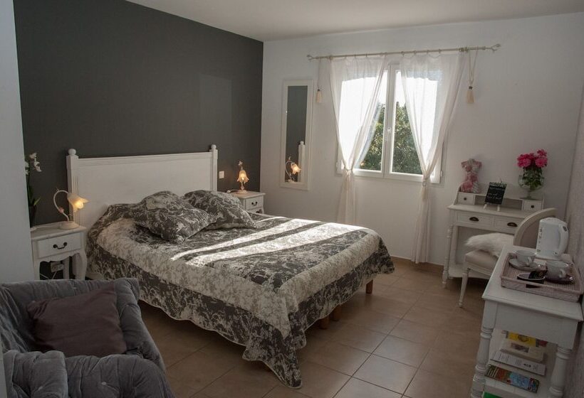 민박 Le Mas Pinede