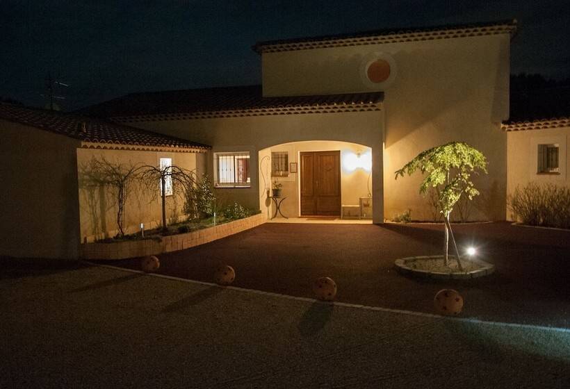 민박 Le Mas Pinede